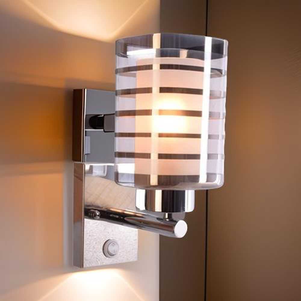 Chrome Wall Light with Silver Lines Glass Shade, E27