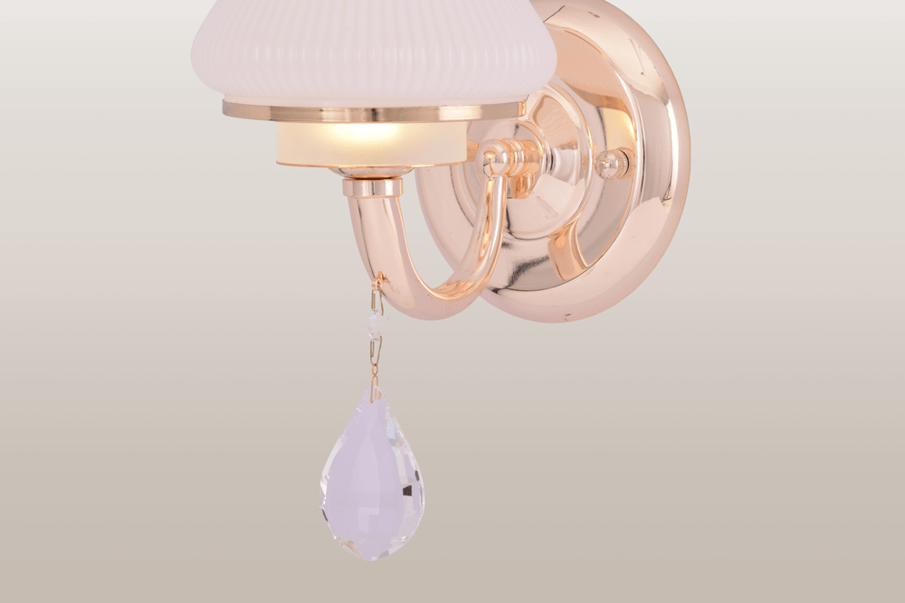 Snowy Elegance Wall Light